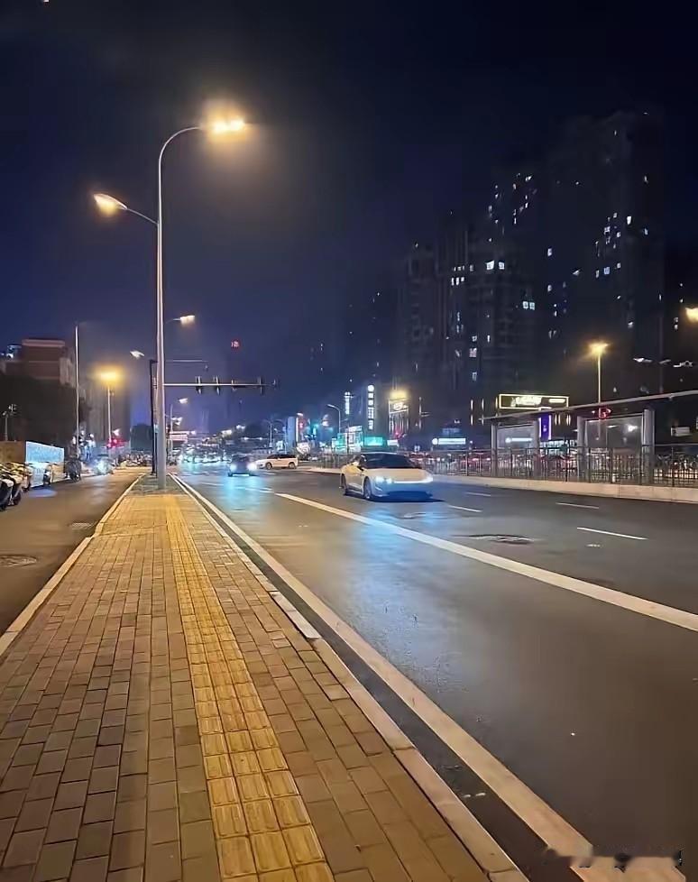 今天就是7月30号了。我奉劝各位一句：从中午到下午六点之前，若无必要，能不出门