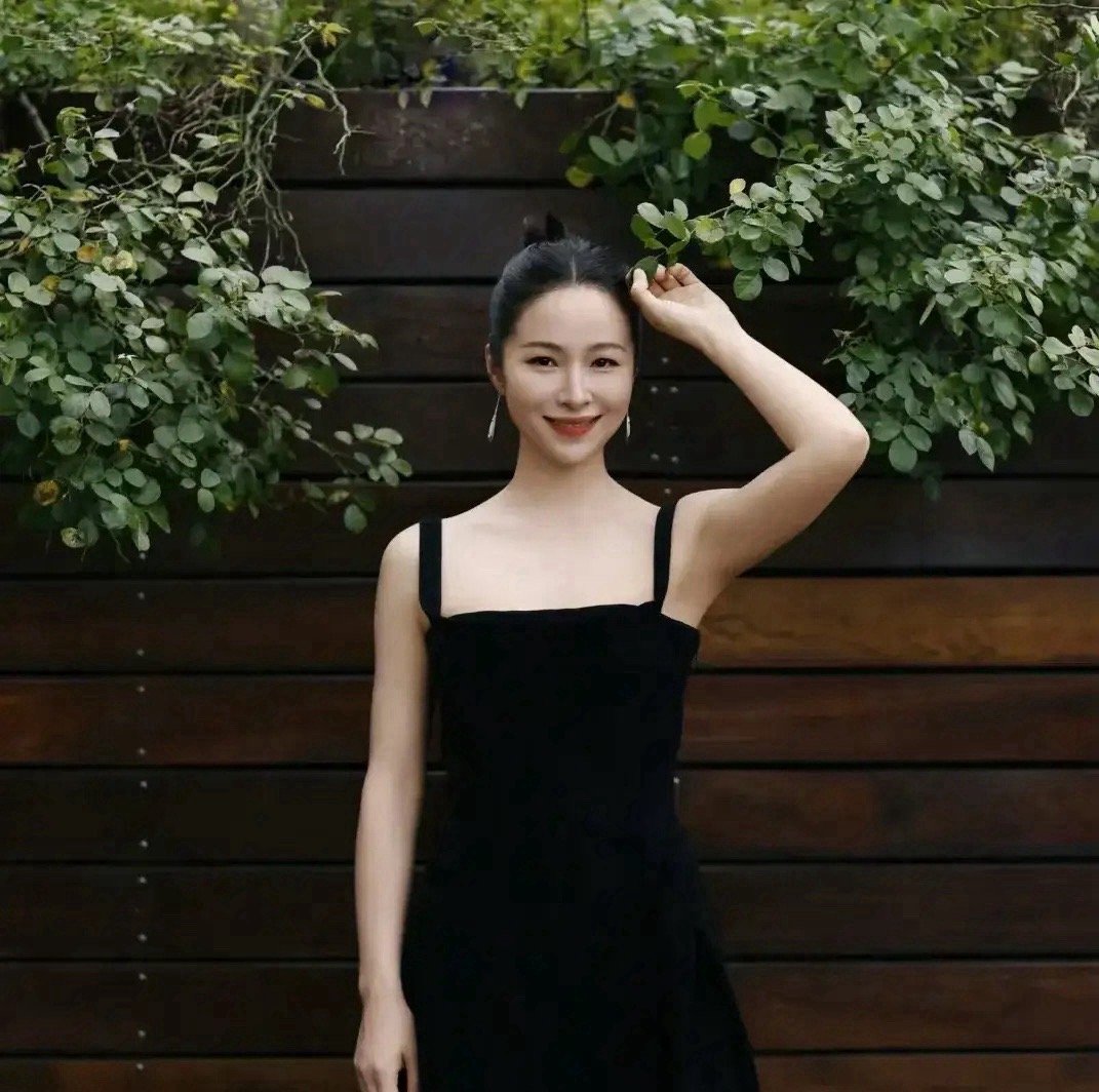 原来江一燕离婚是有预兆的！大家发现没，女明星离婚前都会做一件事儿，准得可怕，那就