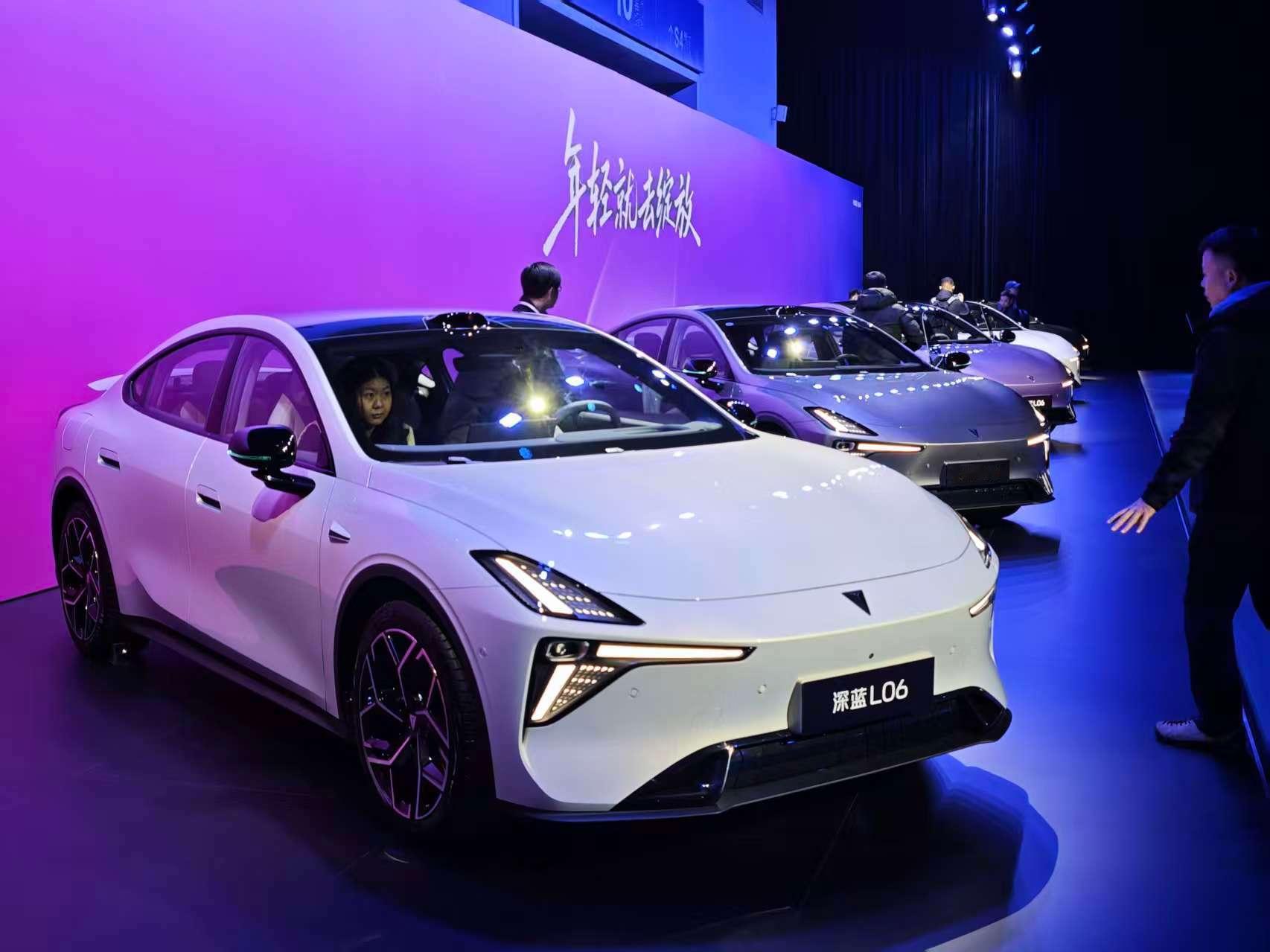 各种颜色的深蓝L06，好看吗？