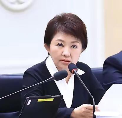 卢秀燕终究还是太年轻，把政治投机当成了能力，把越界访美当成了资本，看似步步为营，