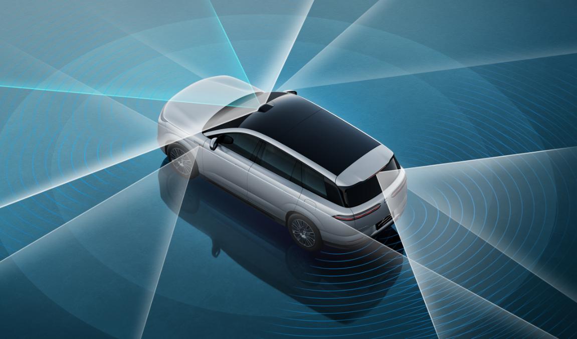 腾势N8L这辆新上市的大六座SUV,口号喊得挺响,要重新定义家庭豪华SUV。我看