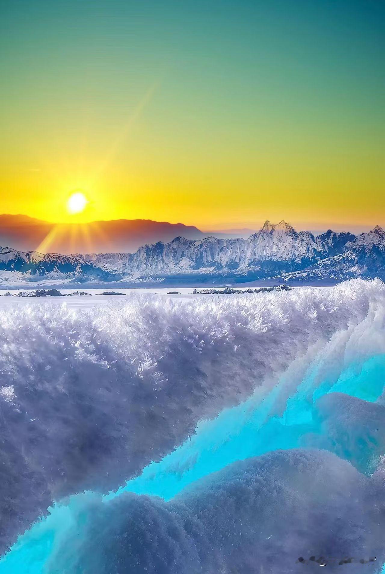 没有人能抵抗雪后的赛里木湖雪域新疆的冬日浪漫，尽数藏在雪后的赛里