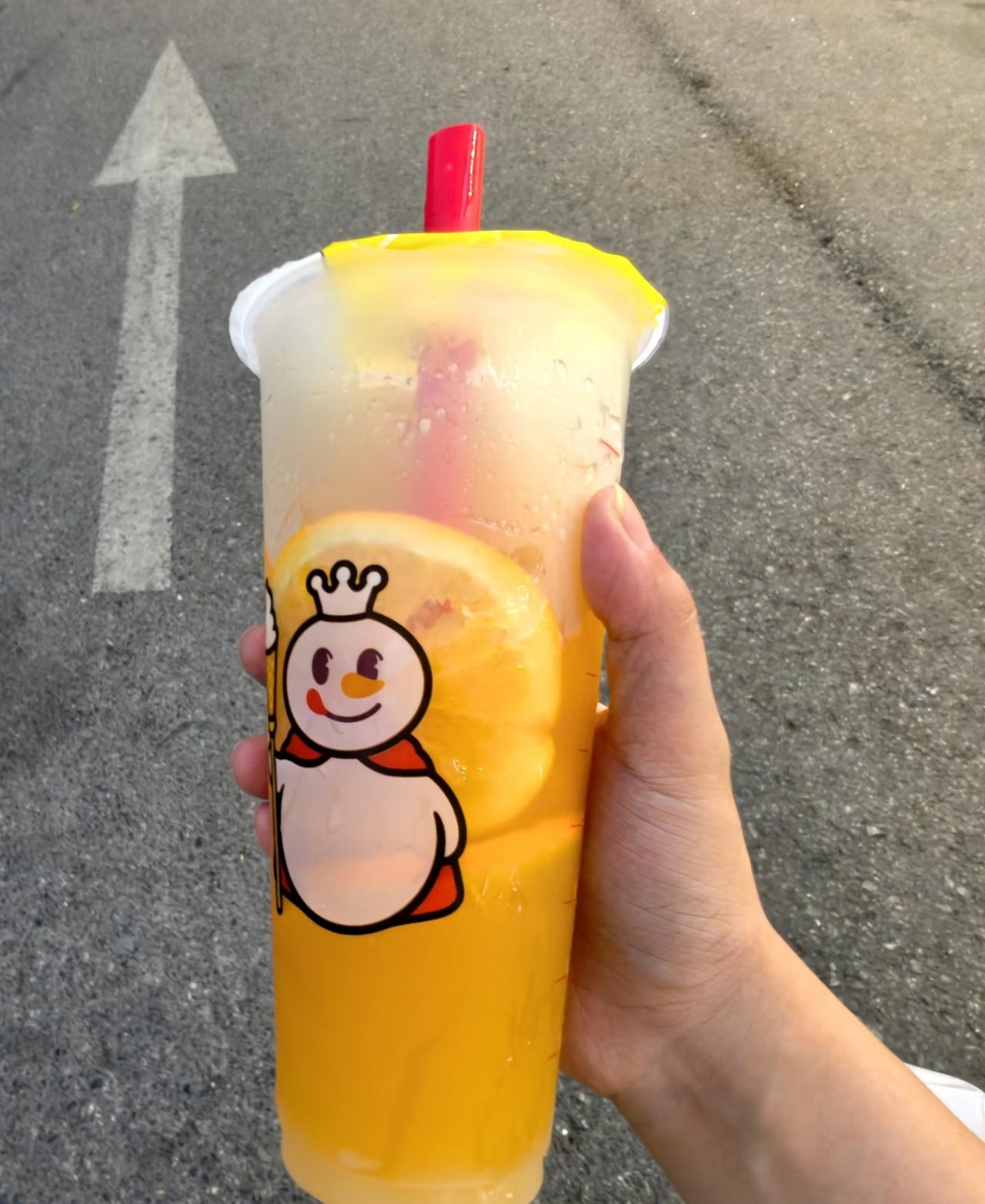 国庆出门旅游，建议少吃这10种“垃圾食品”：1.奶茶2.炸鸡3.
