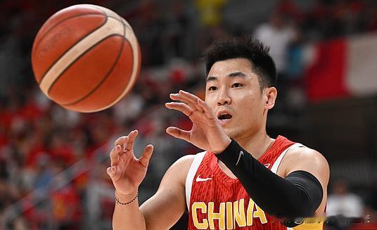 三连胜只是开始，郭士强谋划调整阵容，五位球员有望重返国家队！1.胡明轩替换高诗
