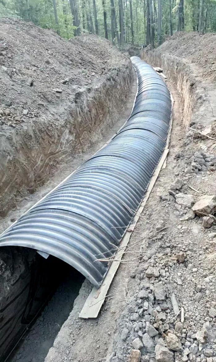 乌军对一些战壕进行了改进，加了盖，有些还有门。这些措施主要是防俄军FPV打击的，