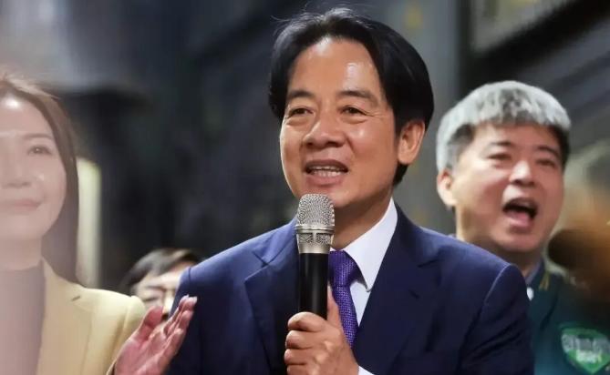 想要和平，台当局喊话大陆5月16号，特朗普在回美国的飞机上接受采访，直接摊牌