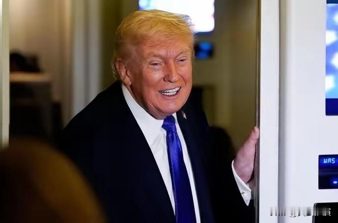 就在刚刚，特朗普透露了一个重大信息，事关中国核心利益特朗普在空军一号上公开说