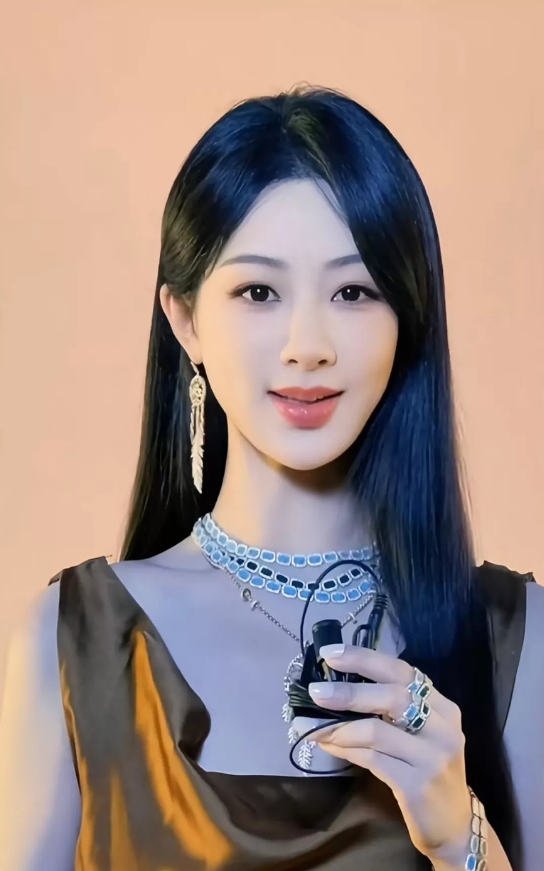 终于知道杨紫为什么不谈男朋友了？！并不是因为工作太忙了，也不是因为她对另一半