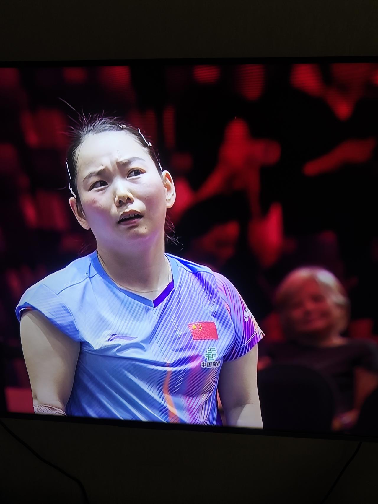 何卓佳输得憋屈，但不冤枉赛前看好何卓佳会赢了早田希娜的，，结果还是被她