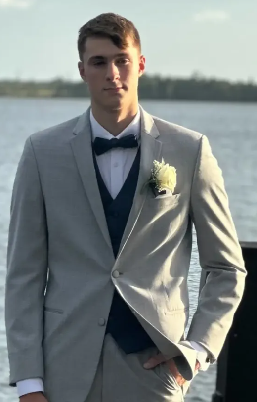 独行侠伤病这么多原因不是医疗团队问题，而是战术问题，每一次都只是进几个三分却居然