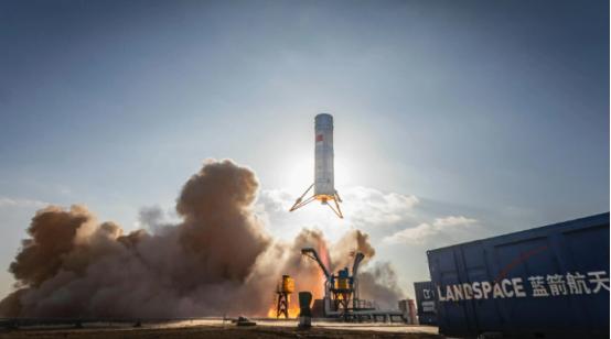 美国十次炸箭，中国一次回收！马斯克难掩震惊：他们怎么做到的？SpaceX摔了十年