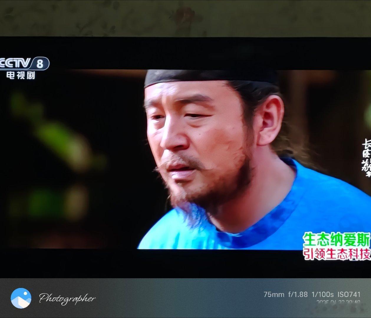 不能用大器晚成形容雷佳音，毕竟红了很多年了。但最近几年，哪哪都有他，只能说他生来