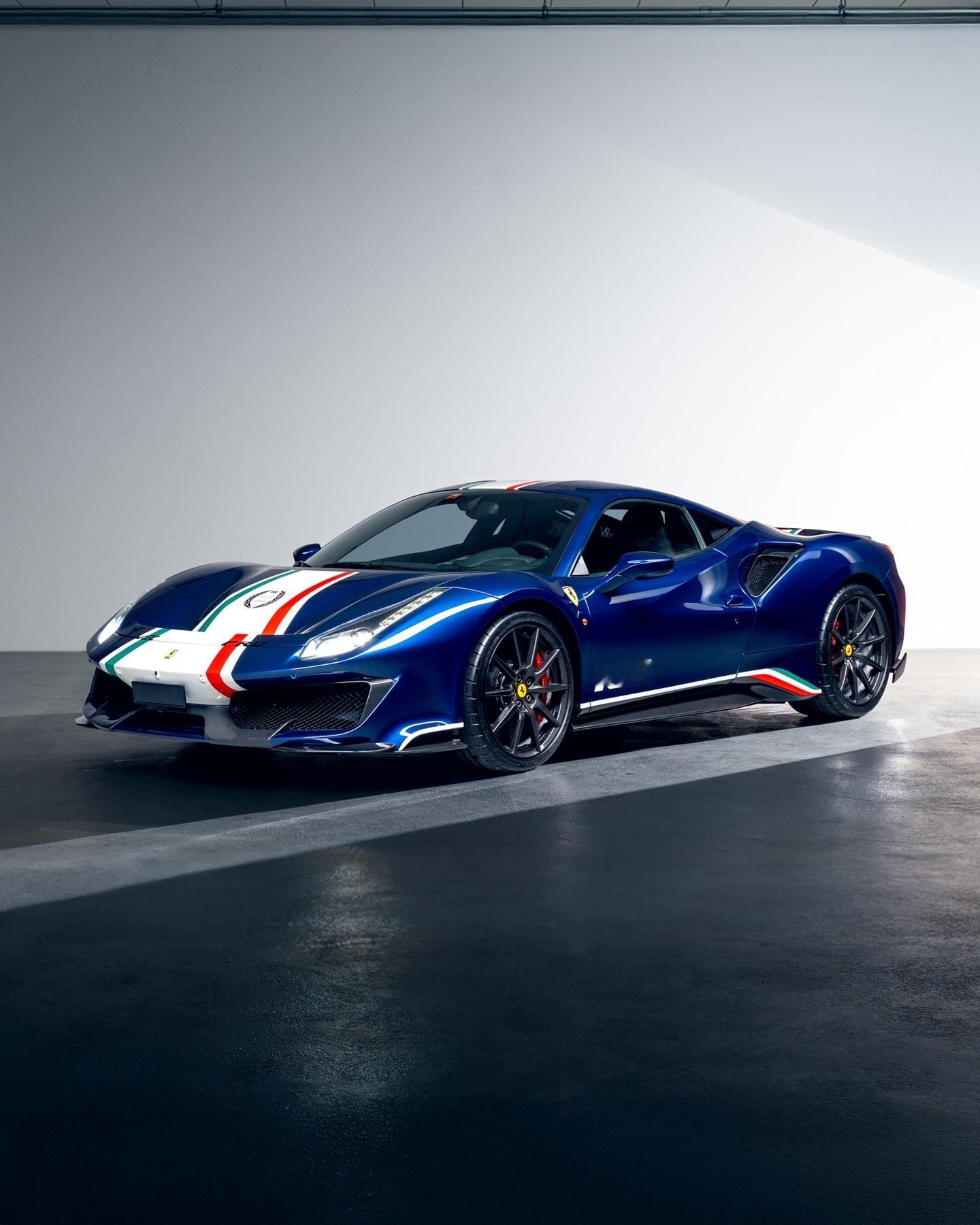 这台Ferrari488终极版，为庆祝法拉利第16次世界锦标赛而打造。法拉利在