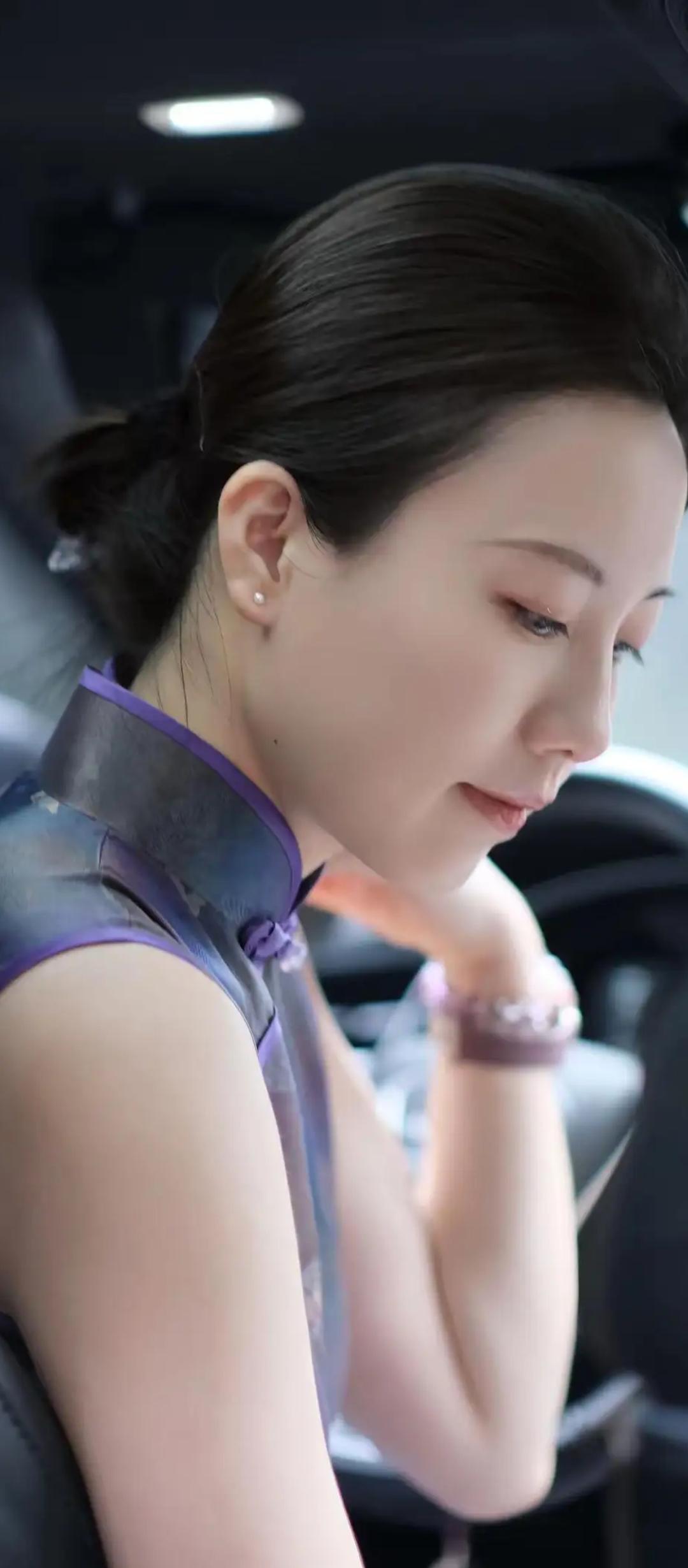 优雅时光，紫色旗袍，沉静之美