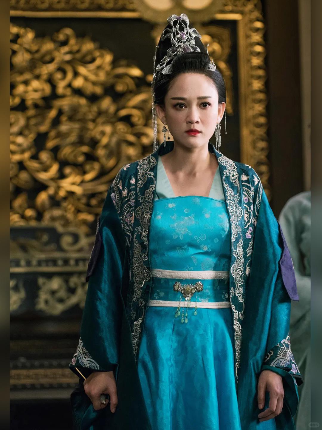 武则天登基前，大唐宫廷里其实已有过女性掌权的先例。很多人以为，"二圣"这个称