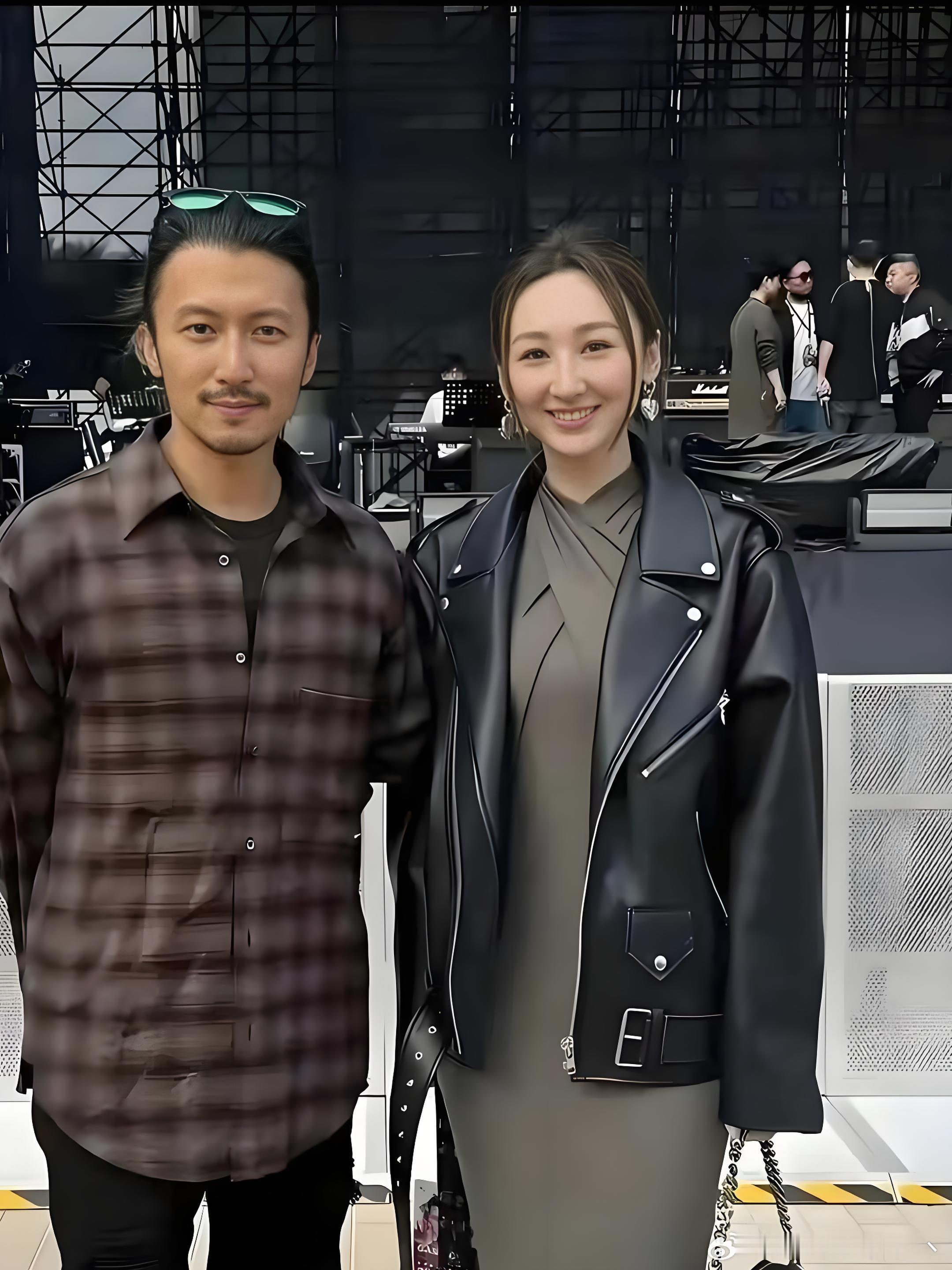 45岁的谢霆锋也有些沧桑了！