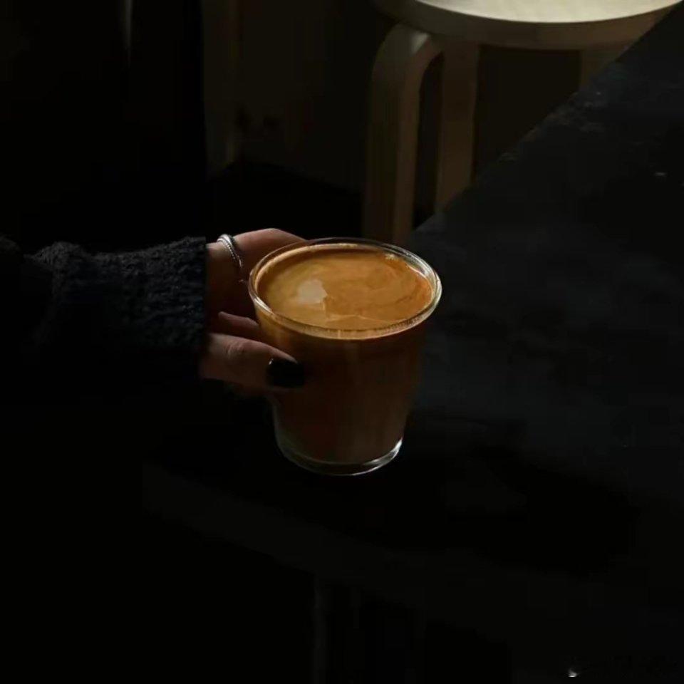 彻底看清一个人的四个瞬间，利益见人性，落难识人心，细节见人品，底线现本真，经一事