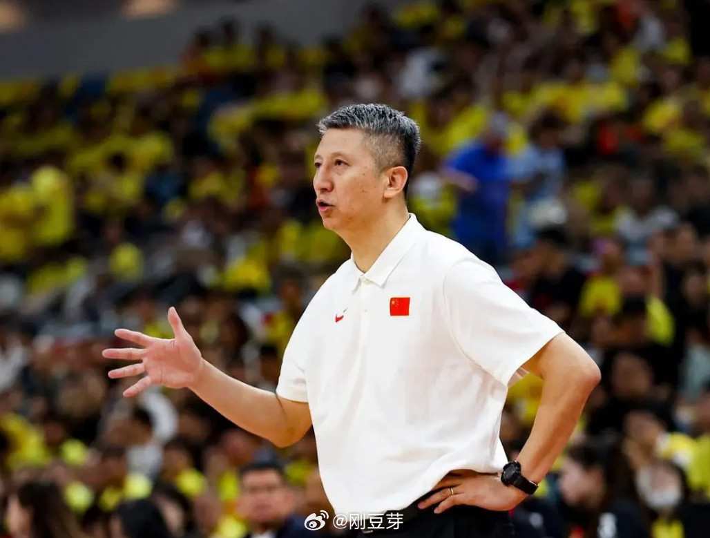男篮最终12人名单太好猜了，这套阵容100%和郭士强想的一样。后卫:胡明轩、庞峥