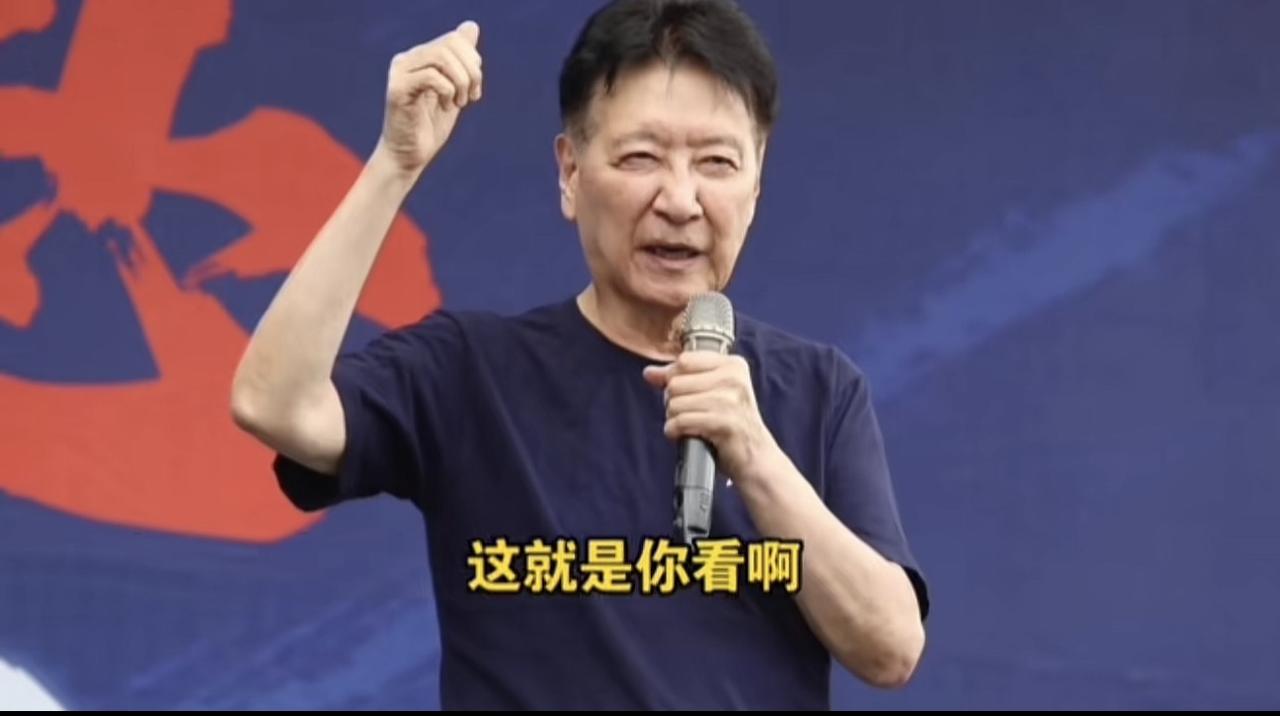 哼！当大家都兴奋无比的时候，就知道这个赵少康会跳出来恶心大家！！！他先说是因为