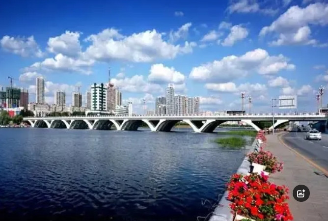 于和伟老师演戏真挺棒的！演技精湛，演谁像谁，各种角色类型随意拿捏，可塑性特别强。