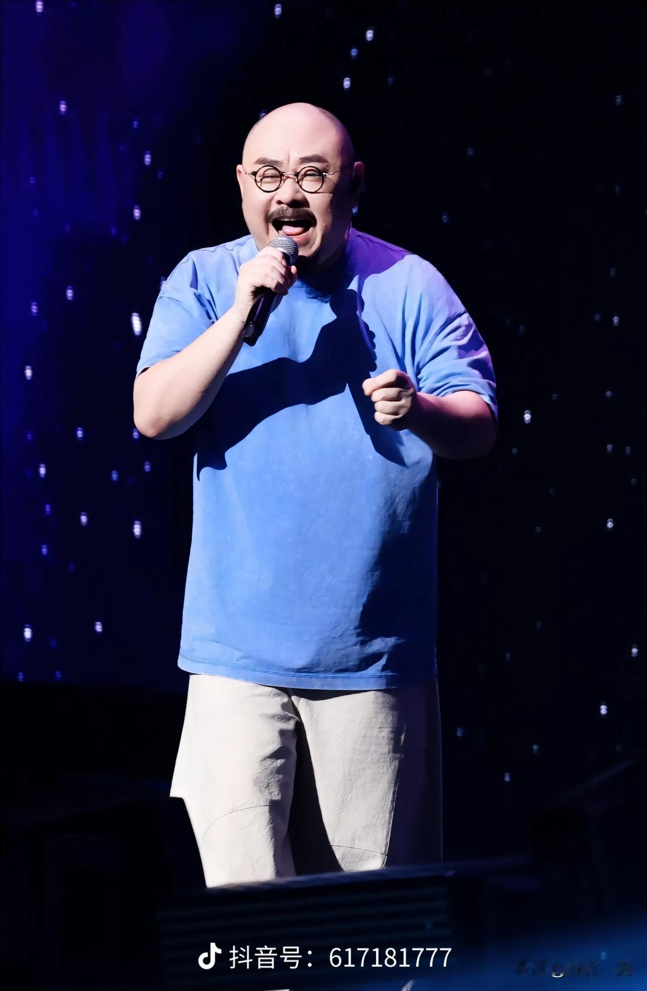 刀郎音乐能力那绝对是杠杠的。他复出后全国巡回演出，粉丝热情那叫一个高涨，一票难求
