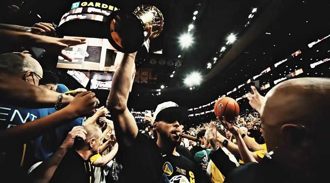 勇士现在不知不觉间又开始打三后卫四后卫阵容了。阵中能真正达到锋线和内线身高的