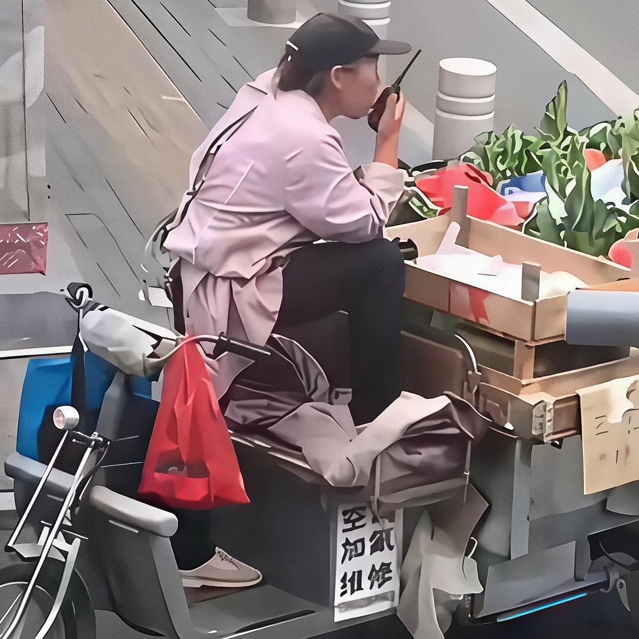 别以为她只是个卖水果的阿姨，多看两眼你就看出门道了！​​​