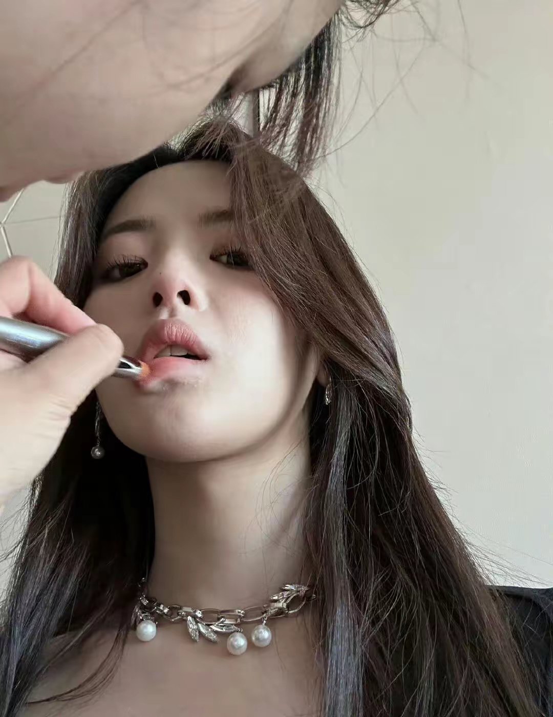 杨超越这个角度都能抗住，真的是脸在江山在