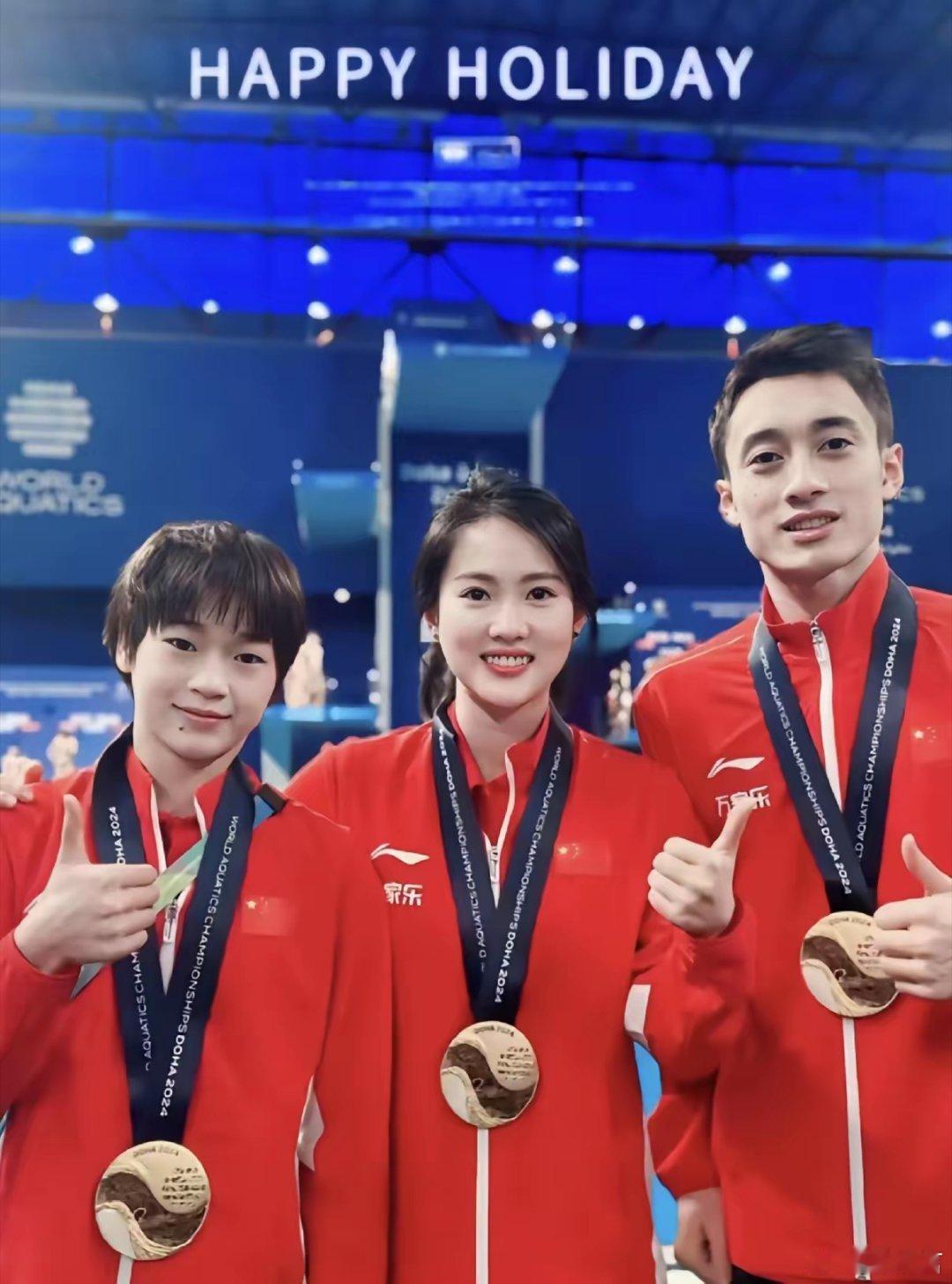 山东队！牛！全运会十米跳台冠军，练俊杰。不仅人帅还能拿金牌！但今天我想重点夸一夸