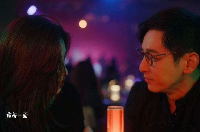 朱珠剧里又乘风破浪上了朱珠一杯红酒泼出年度爽剧朱珠把乘风破浪演活了！《蜜语纪》里