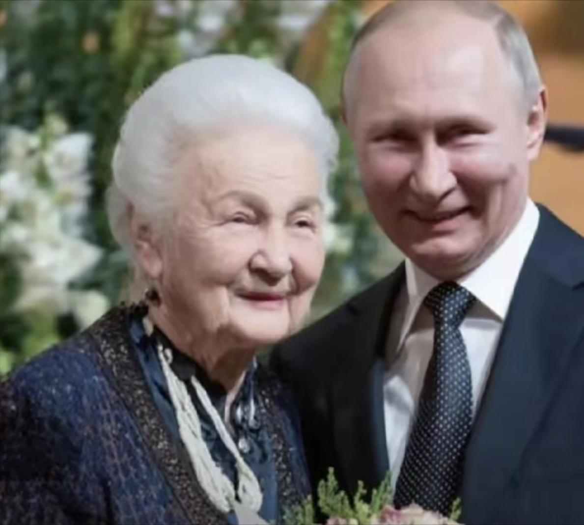 提起俄罗斯总统普京，人们总会想到他不畏强权、坚韧果敢的硬汉形象，而这份支撑他守护