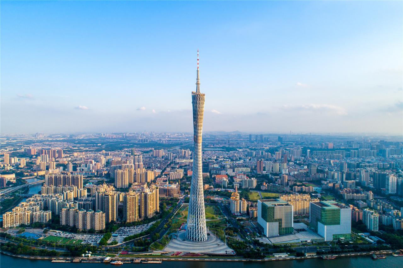 2025年1月，广州房价均价33167元；2025年2月，广州房价均价3332