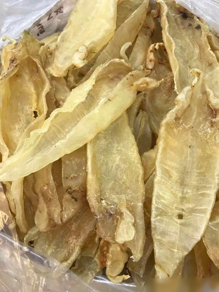 从深圳回来，请几个老同学吃饭，花了一千二百元。结账的时候我心里还有点小得意，