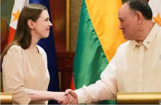 日本驻美国大使山田重夫在华盛顿游说时表示，日本都不怕中国，不知道特朗普为什么怕中