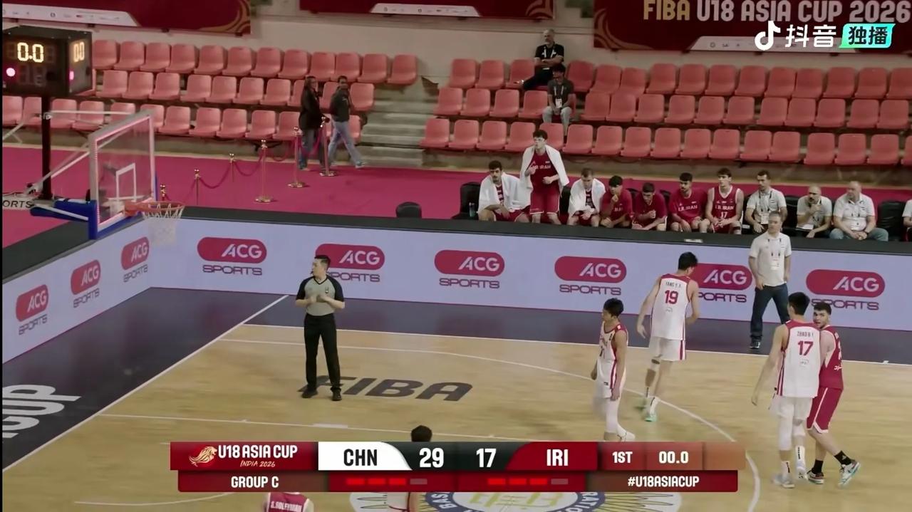 正在进行时，U18男篮亚洲杯小组第一争夺战，中国男篮首节29：17占得先机！