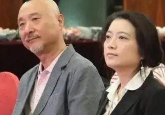 1998年妻子瞒着陈佩斯花79万买下北京荒山，所有人嘲笑她疯了，谁知多年后这片烂