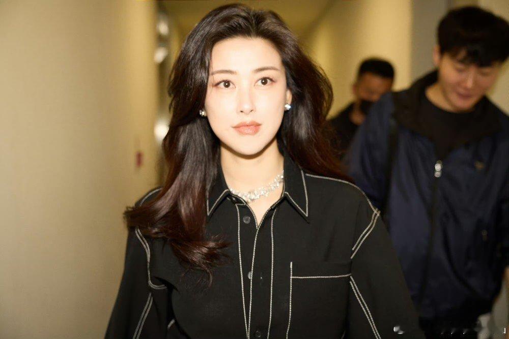 朱珠朱珠说不再依赖妈咪算妈咪没用朱珠算妈咪没用爱上朱珠妈咪像呼吸一样简单“不