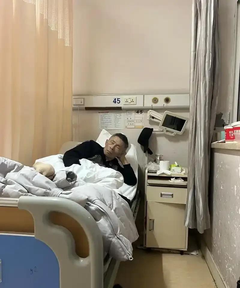 老公的大伯父今年90岁，好几年前他就得了白血病，造血功能现在已经完全不能造血，身