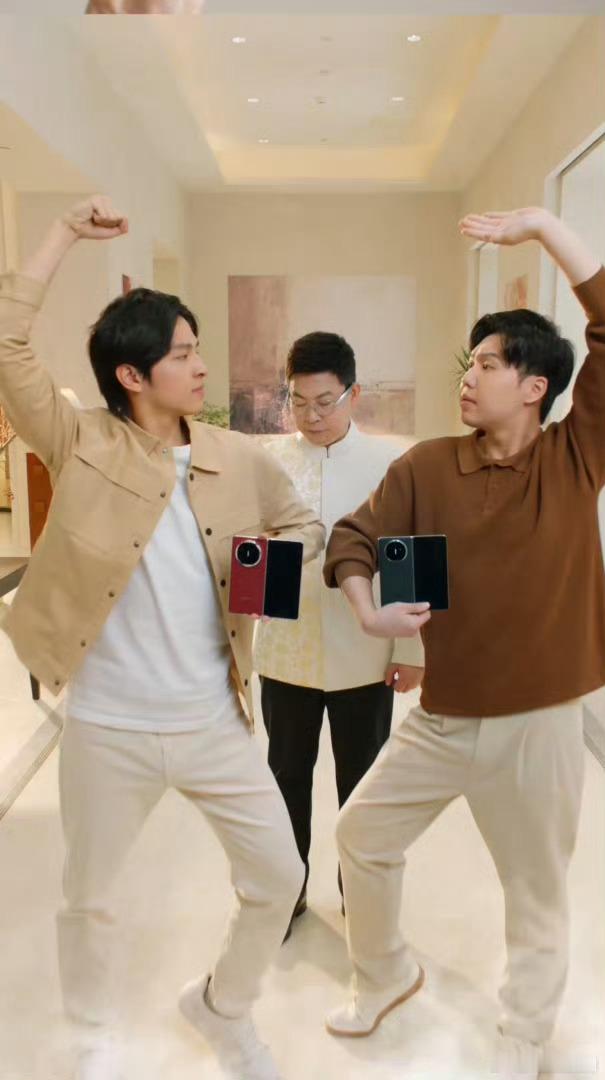 余承东首曝华为MateX7！麒麟9030+非遗云锦设计太吸睛，240g轻薄机身+