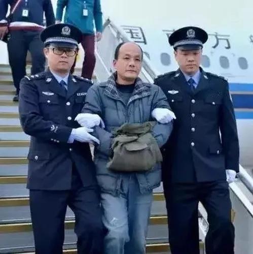 美国万万没料到！早年大批外逃的中国贪腐与经济嫌犯，把美国当成最牢靠的避风港。当初