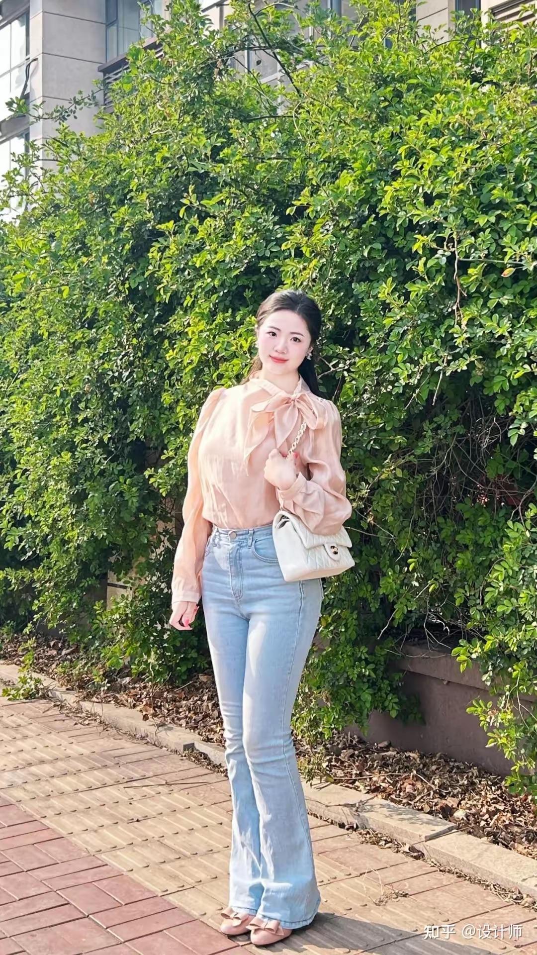 🌿春日通勤&休闲双风格穿搭两套造型均适配春日城市漫步、通勤上班、公园出游等