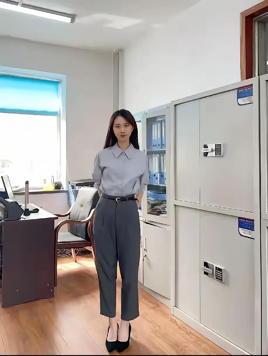 现在女干部、女公务员扎堆，早已成了组织部调配干部最头疼的问题。如今公考大环境下