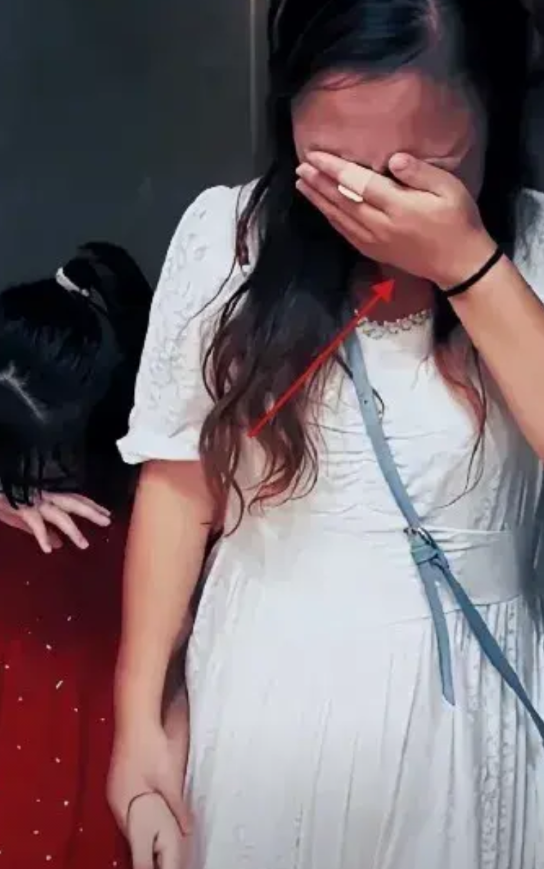 后悔了吧！丈夫穷时，天天吵天天闹离婚，说丈夫一事无成，带着女儿走了，离婚不到三年