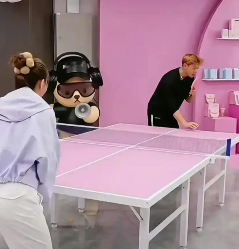 陈梦这种存在，其实挺让人琢磨不透的。你要说她多特殊吧，好像也就那样，可只要