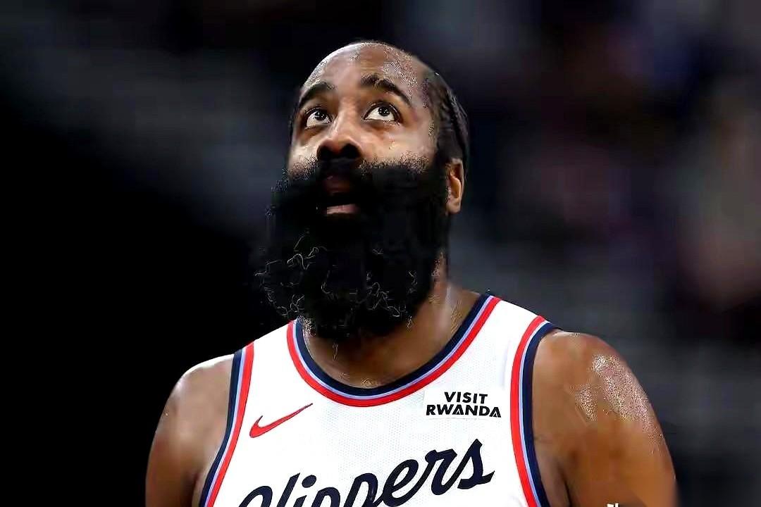 快船现在这情况，你知道最扎心的是什么吗？不是6胜20负的战绩。是他们连“摆烂