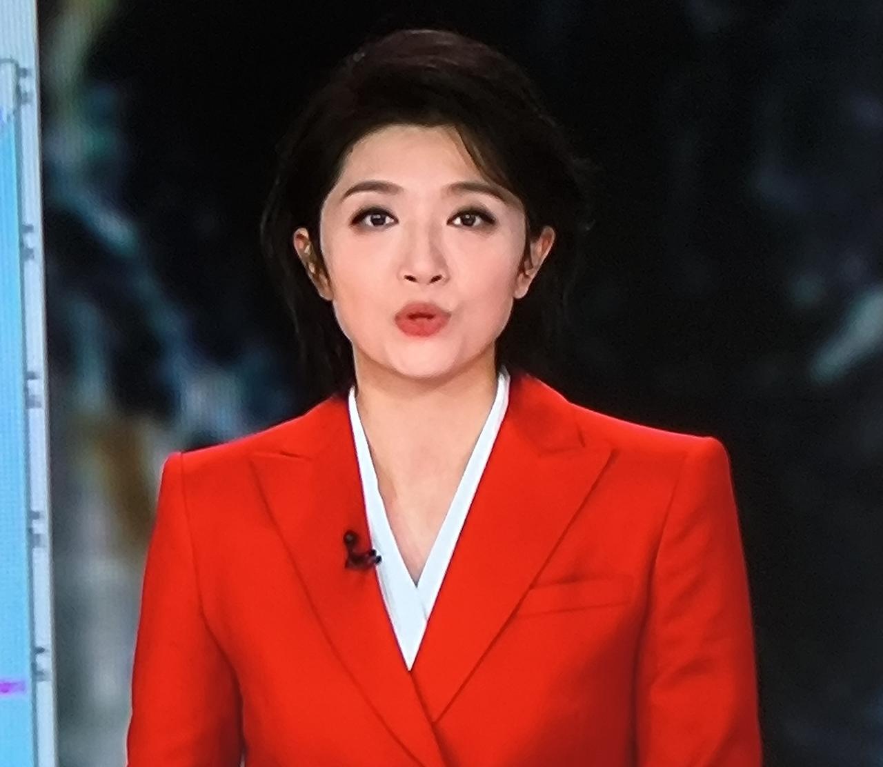 一眼记住这个主持人，是因为她的姓氏她叫果欣禹，新闻直播间主播，风格亲切稳健，如