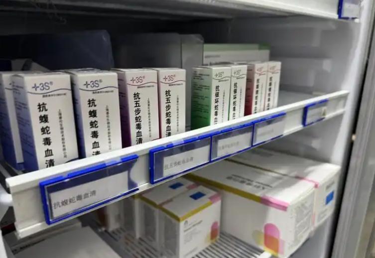 离谱！5月9日报道，上海曝出一则惊险又揪心的事件，一名14岁少年因为猎奇心理，偷