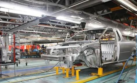 日本媒体自己都坐不住了，直接用了个词儿：“给敌人送盐”说的就是日产汽车把南非干