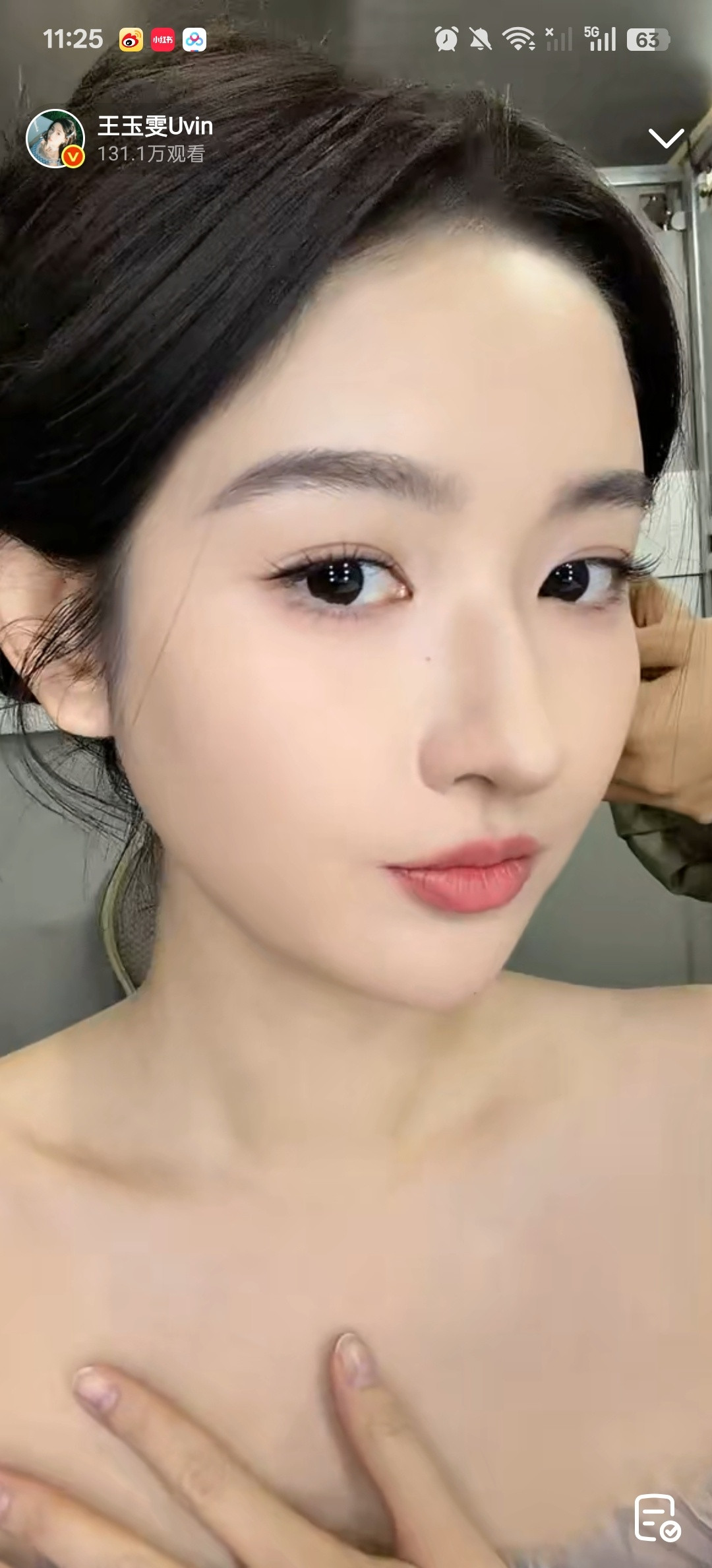 王玉雯直播王玉雯开直播监督妆造谁懂早八崩溃时刻看到王玉雯说直播的救赎感！因为