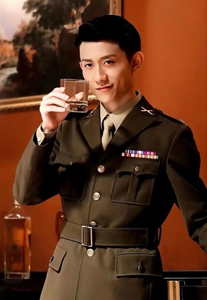 张一山“睡没睡”司晓迪，有意思的是，其他被点的鹿晗、范丞丞这些，工作室第二天就发